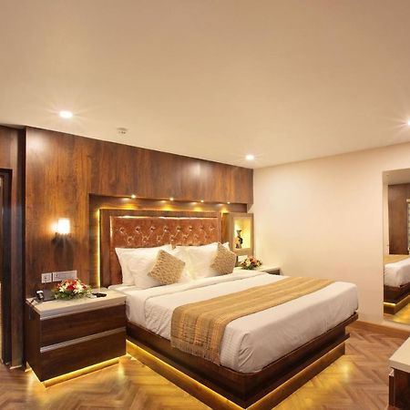 Hotel Kings Empire Kochi 外观 照片