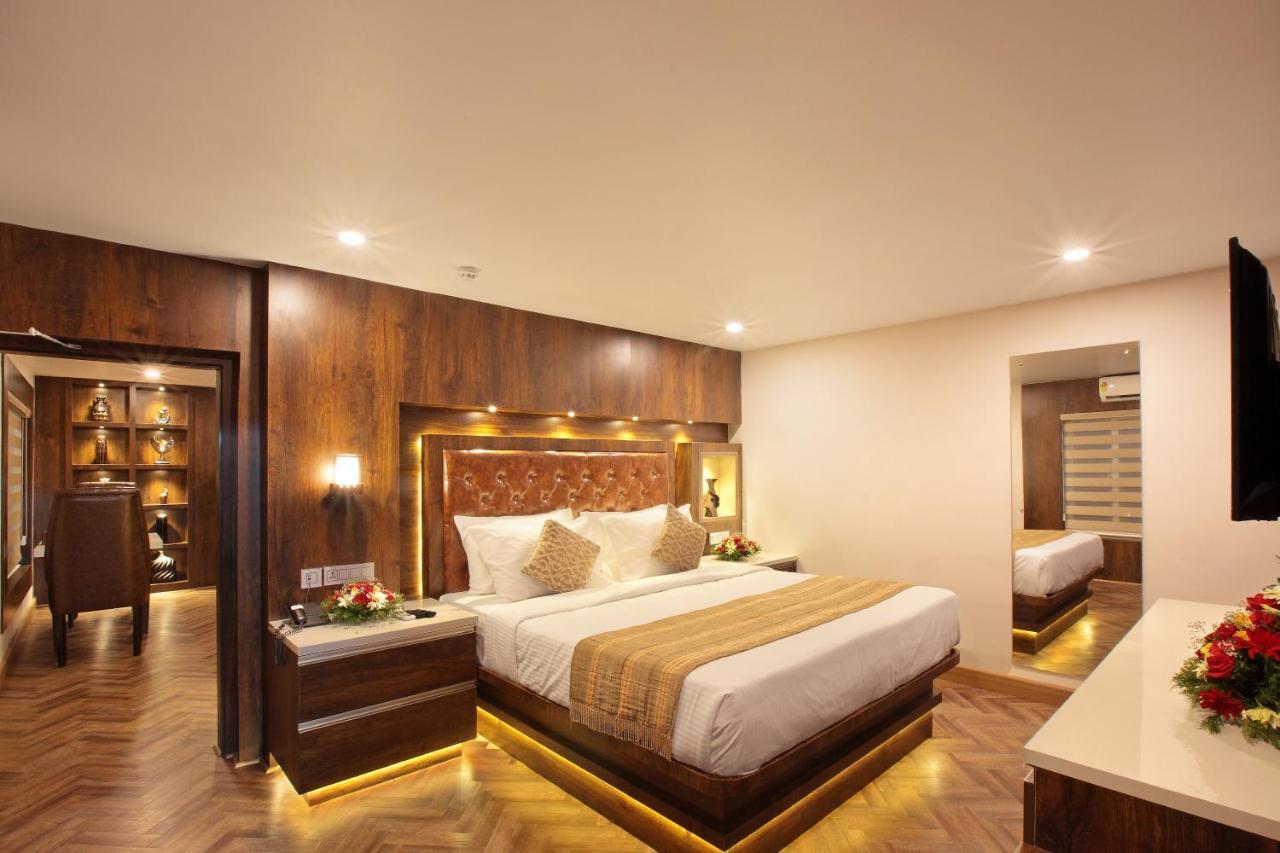 Hotel Kings Empire Kochi 外观 照片