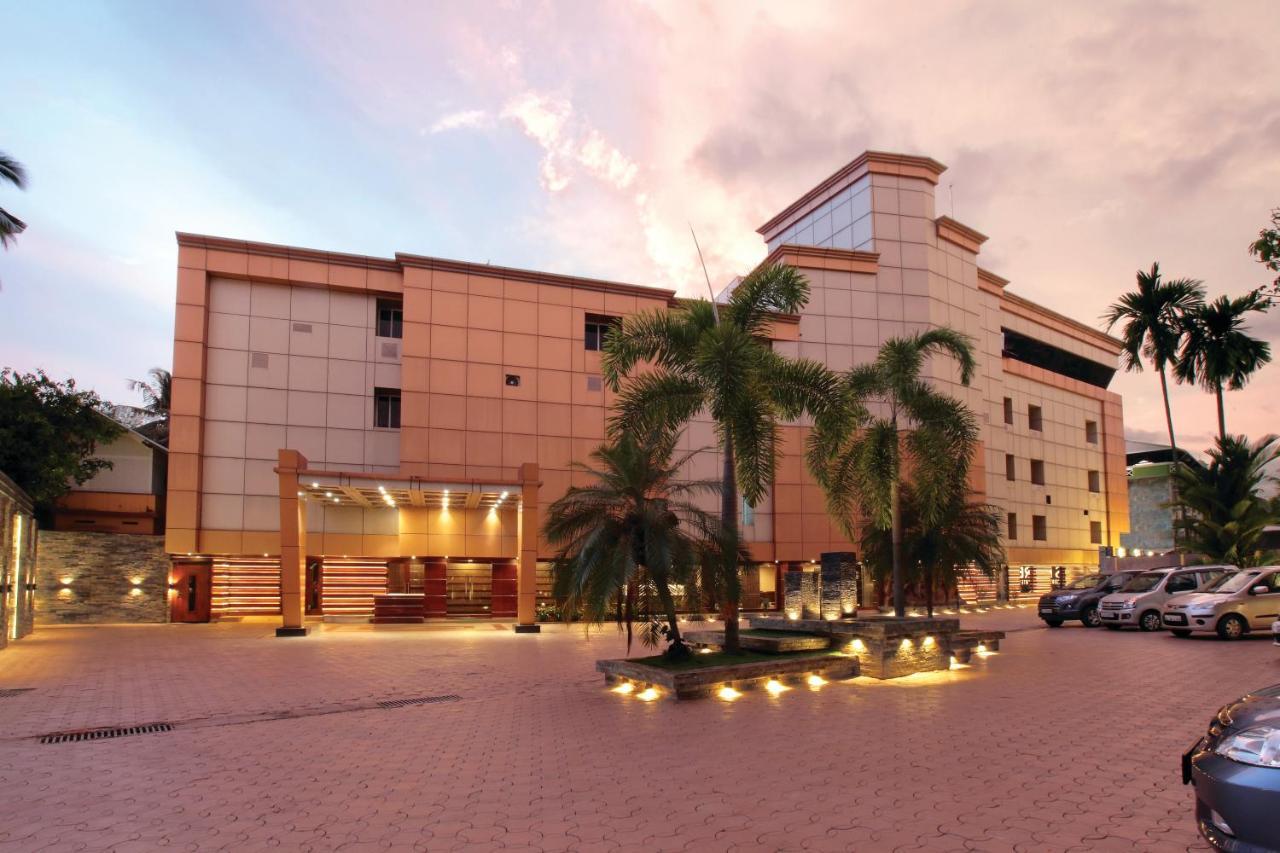 Hotel Kings Empire Kochi 外观 照片