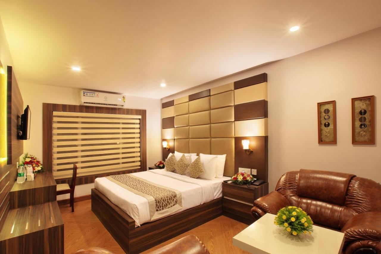 Hotel Kings Empire Kochi 外观 照片