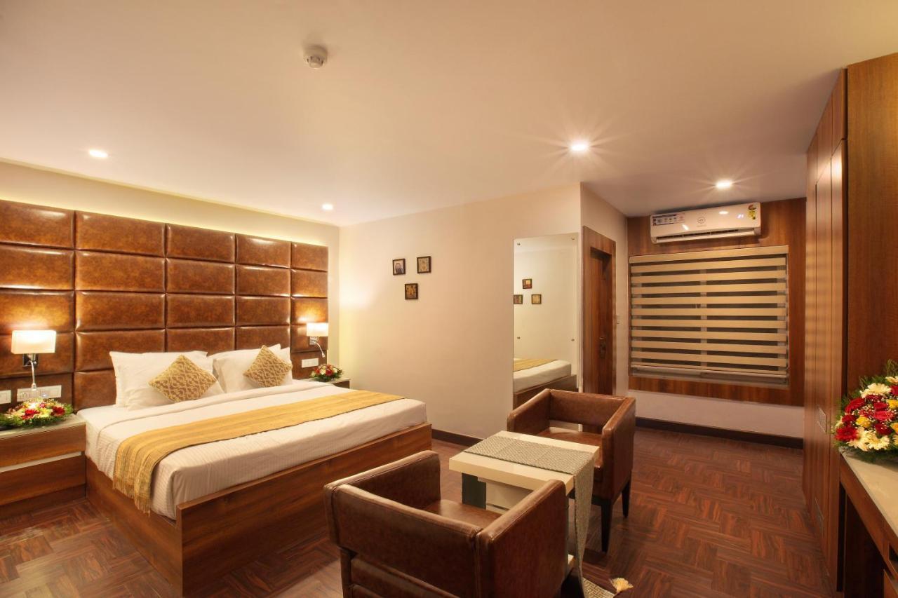 Hotel Kings Empire Kochi 外观 照片