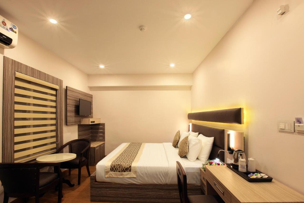 Hotel Kings Empire Kochi 外观 照片