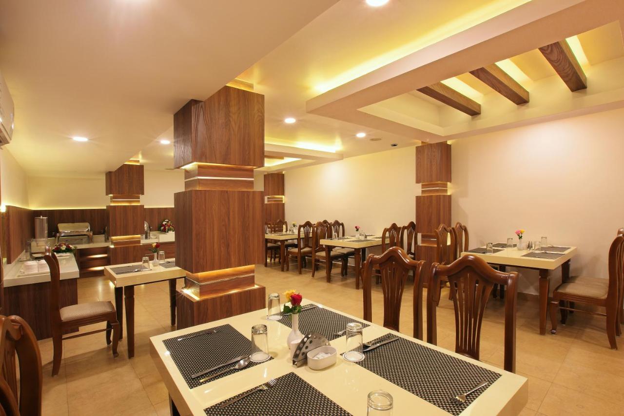 Hotel Kings Empire Kochi 外观 照片